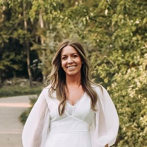 Meet your Posher, Azia